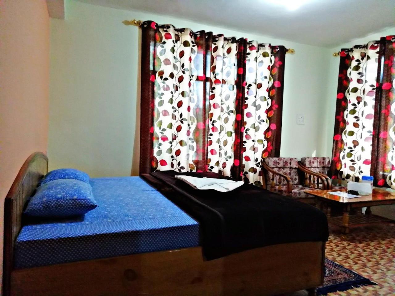 Kunga Hotel And Restaurant Manāli Exterior foto